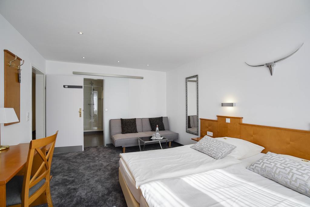 Hotel Maxim Langenfeld  Rom bilde